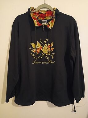 VTG Cityscape Black Pullover Shirt with Autumn Leaf‎ Embroidery Pockets Sz L